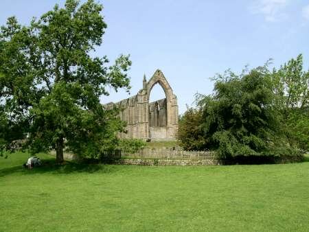 Picture in Bolton Abbey of the priory.